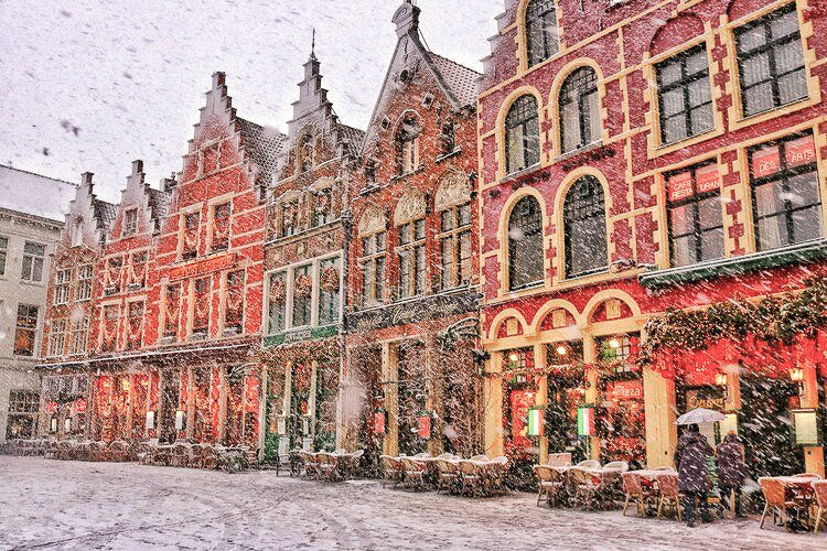 CREATING MOMENTS WITH JOY