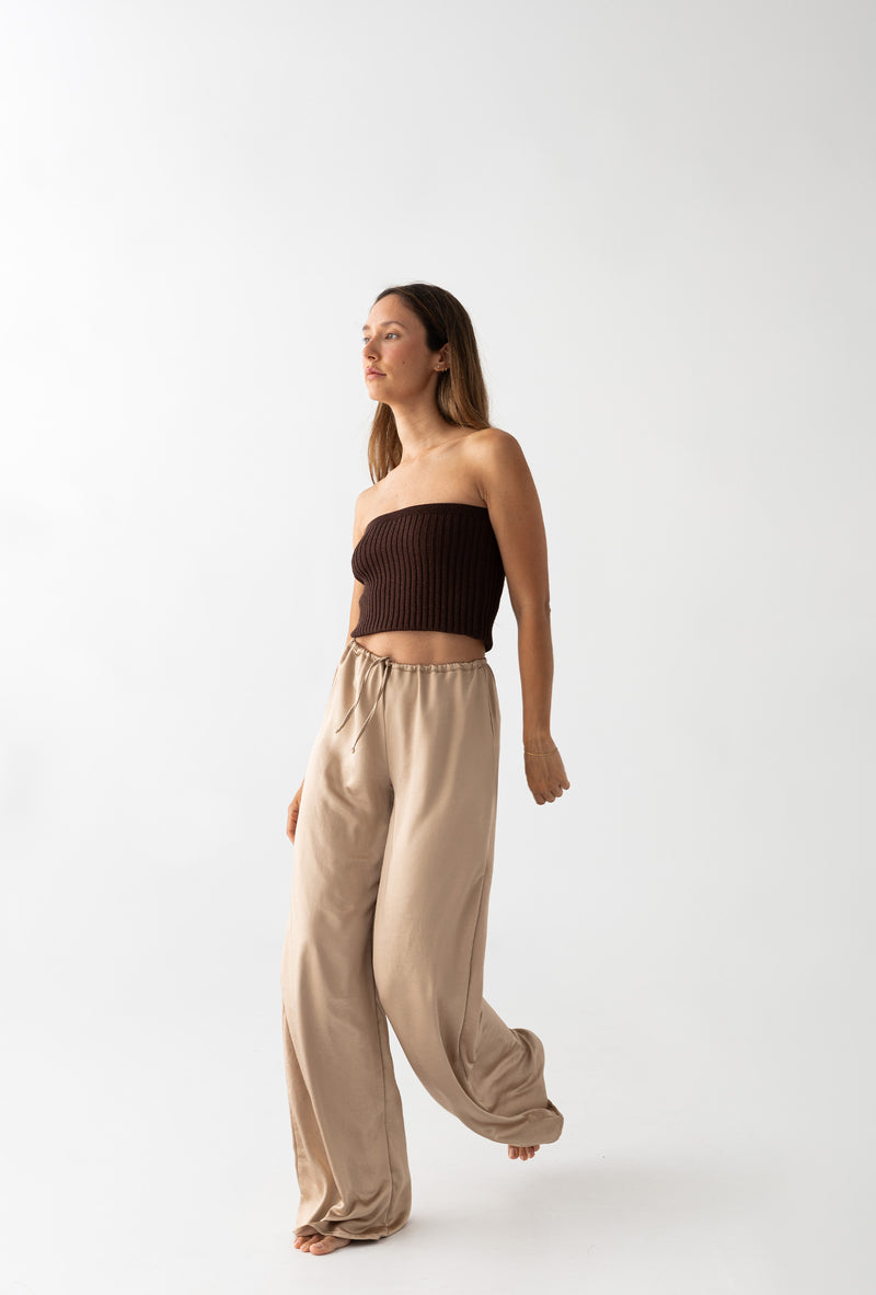 Satin Pants Champagne | Pantalones satinados Champagne – The Villã Concept Satin Pants Champagne | Pantalones satinados Champagne – The Villã Concept